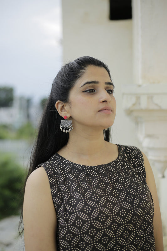 Surmayi – Smoky Silver Earring